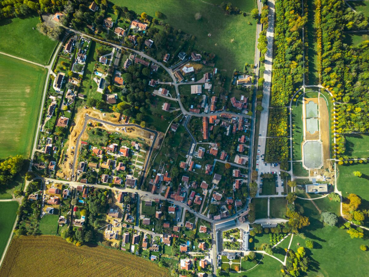 Sondernutzungsplan Landschaft Vogelperspektive miguel Lara unsplash